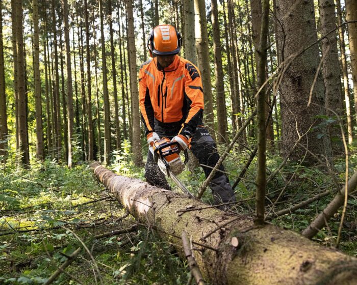 STIHL MSA300 Cordless Chainsaw - Image 2