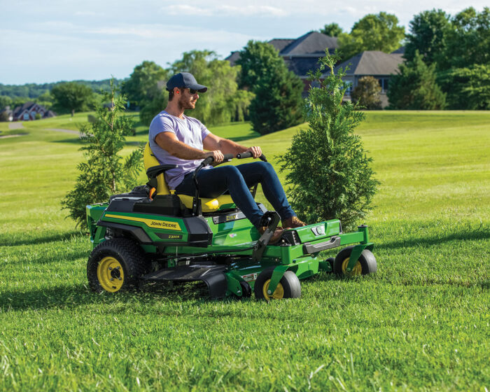 John Deere Z320R Side Discharge 42" Zero-Turn Lawn Mower - Image 2