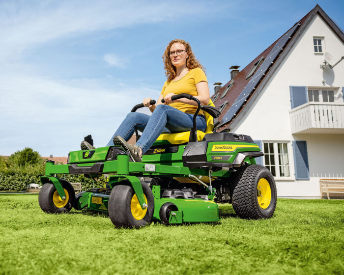 John Deere Z320R Side Discharge 42" Zero-Turn Lawn Mower - Image 4