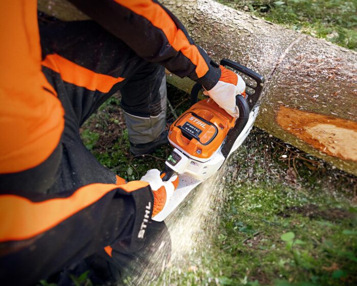 STIHL MSA300 Cordless Chainsaw - Image 4