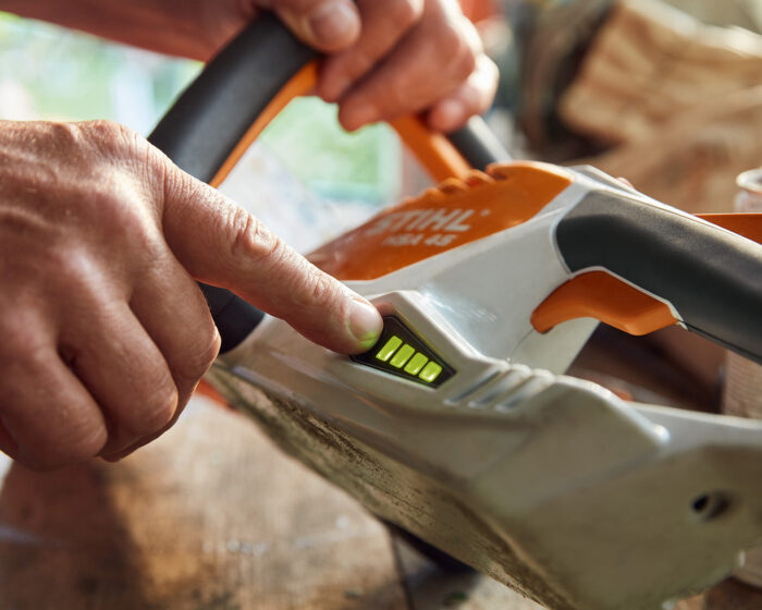 Stihl HSA45 Cordless Hedgetrimmer - Image 4