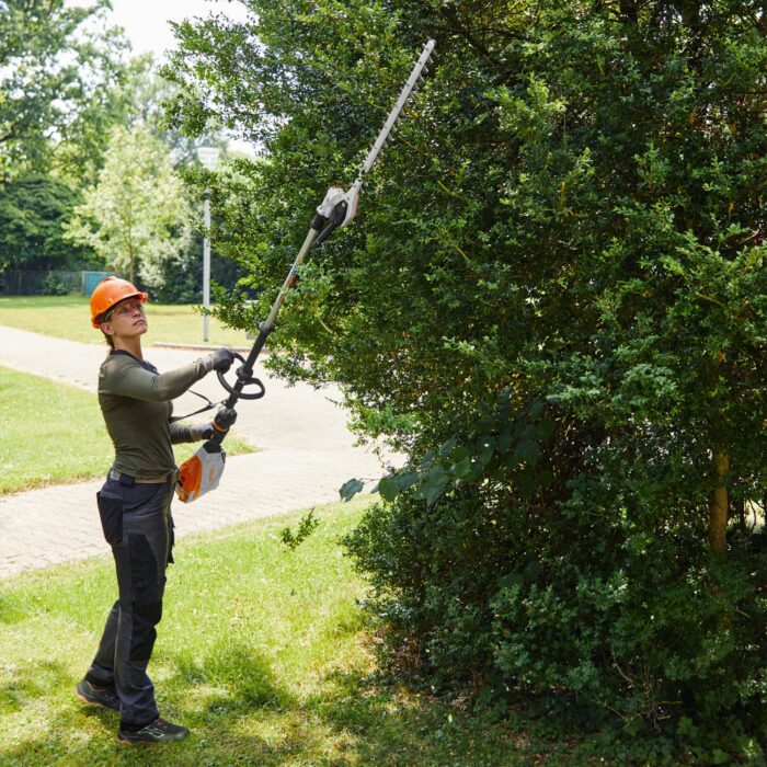 Stihl HLA135 Cordless Long Reach Hedgetrimmer - Image 4