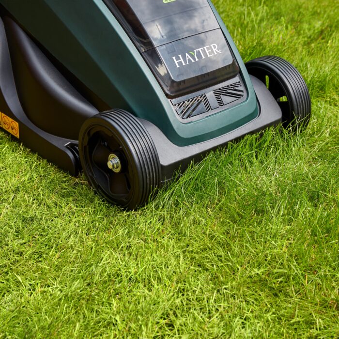 Hayter Hawk 36 Push Cordless Lawnmower Set - Image 5