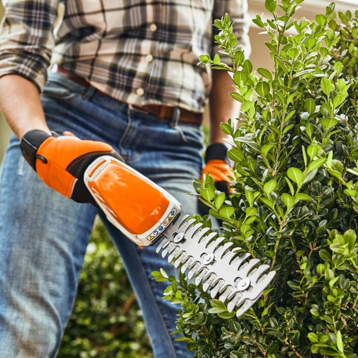 Stihl HSA26 Cordless Garden Shears Set - Image 2