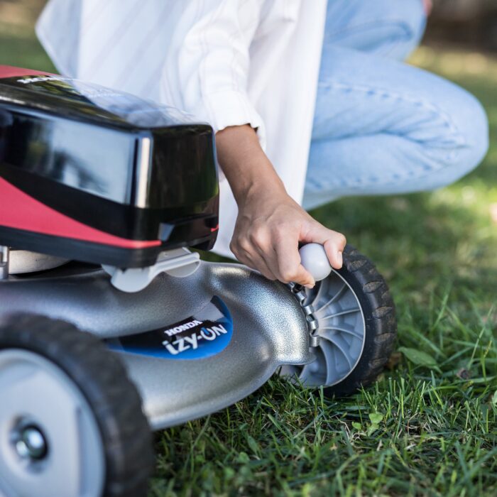Honda Izy HRG 466 XB Cordless Lawnmower - Image 7